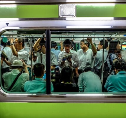 silent in japan subway